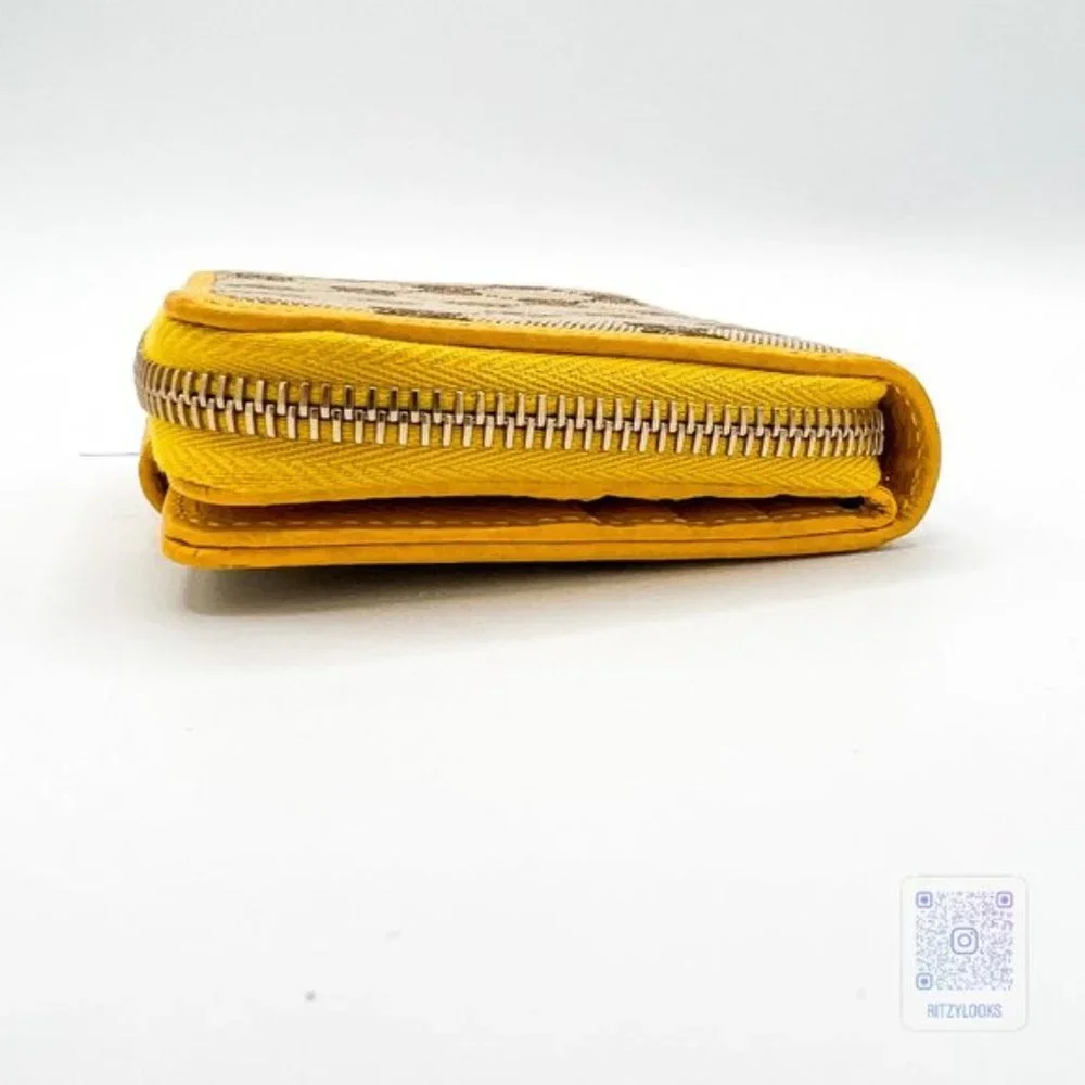 GUCCI Yellow and Brown GG Compact Bifold Wallet - Authenticated - Picture 5 of 13